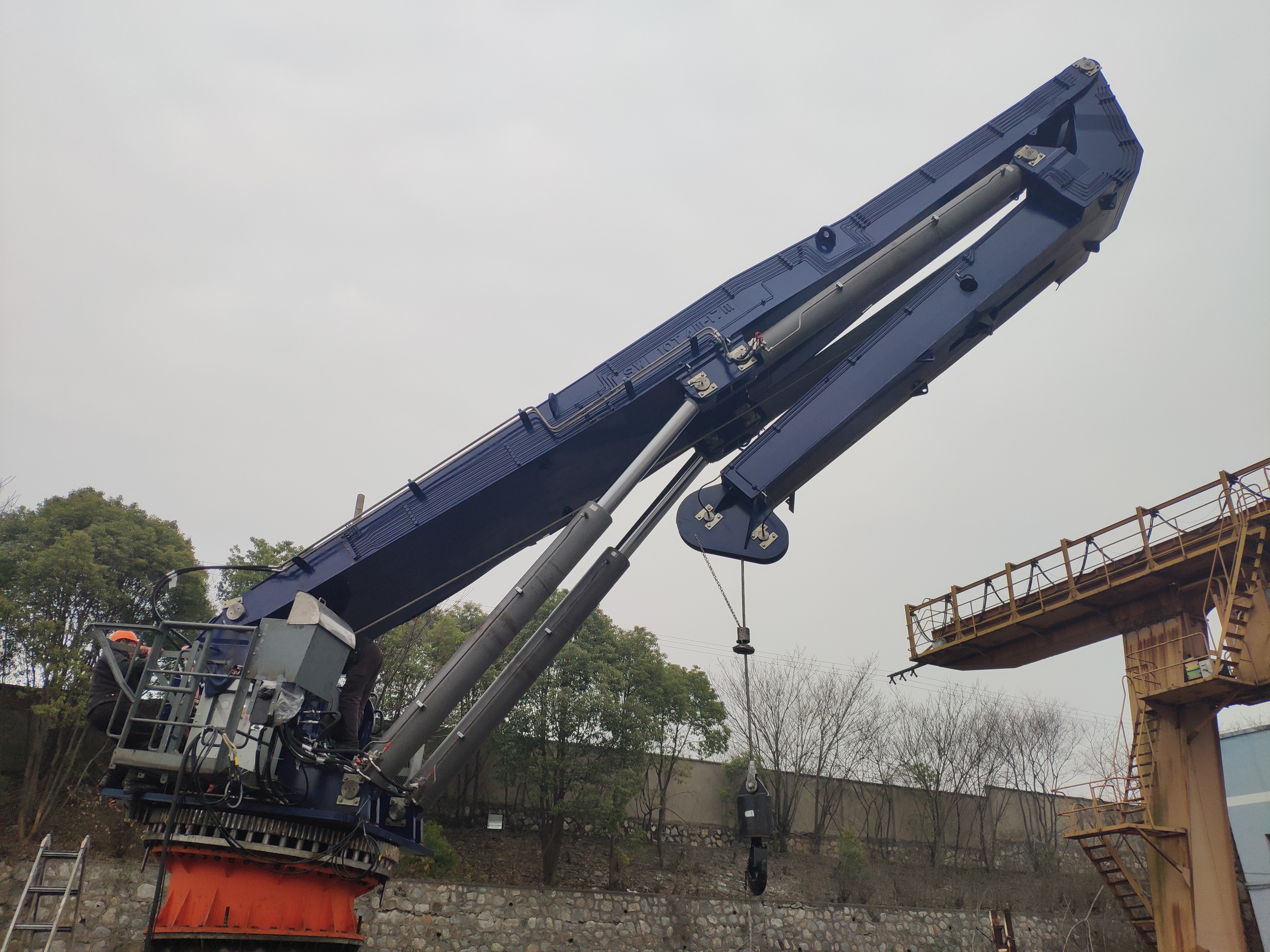 ҺװؙCHydraulic Deck Crane